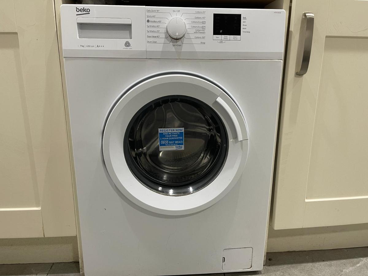 Cork City En-Suite Single Room 외부 사진